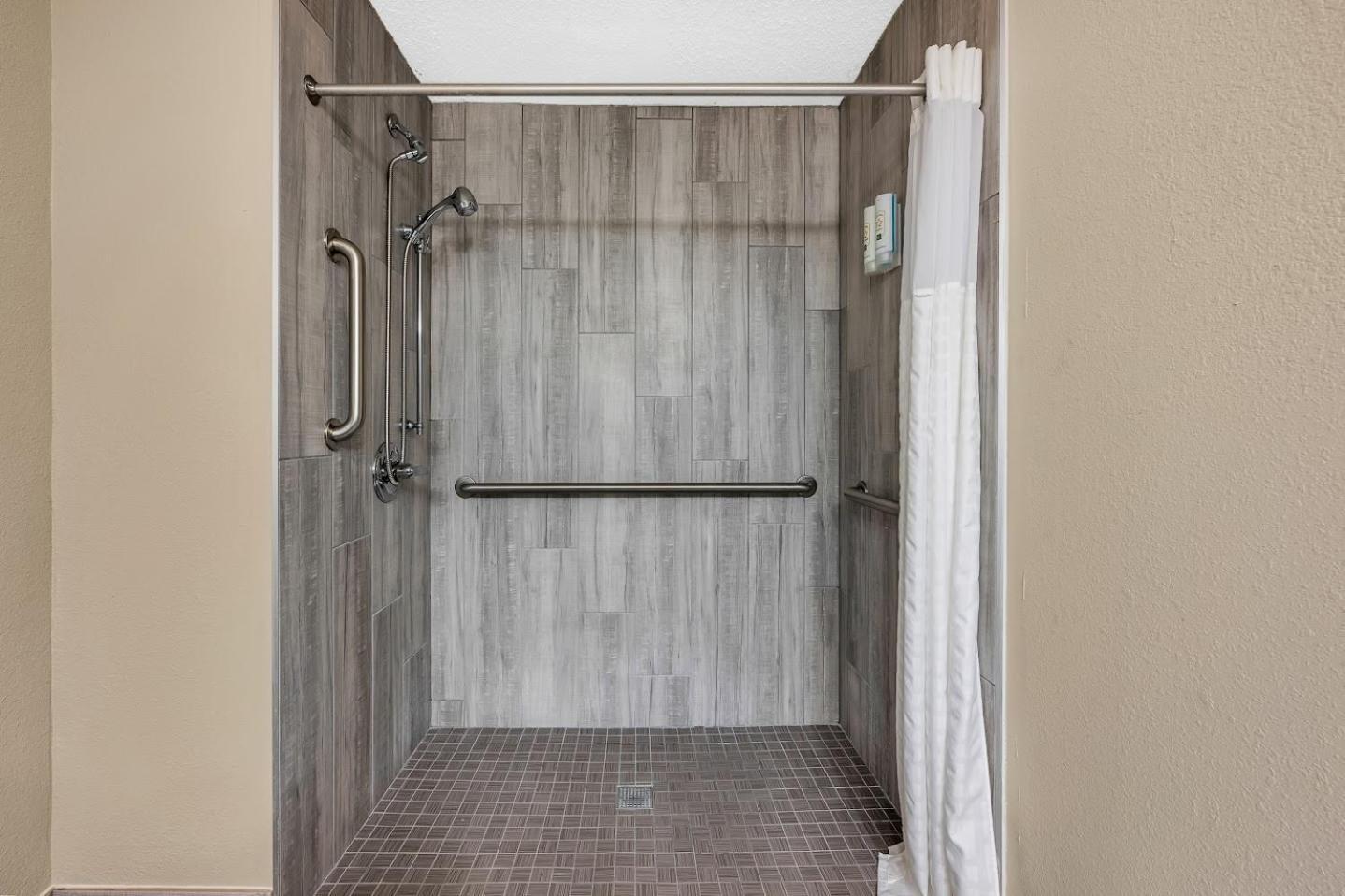 Quality Inn Roseville-Detroit North Bagian luar foto